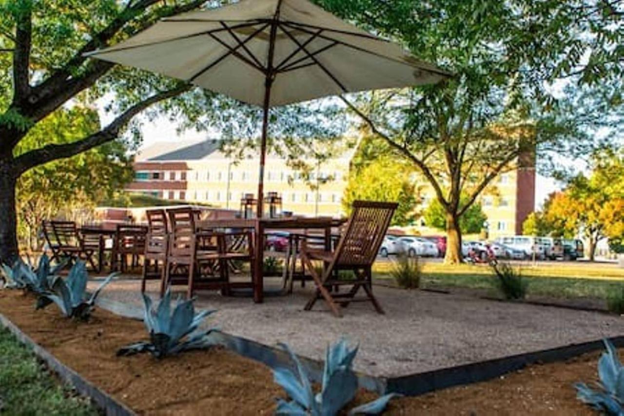 1700 South 2Nd Aparthotel Waco Kültér fotó
